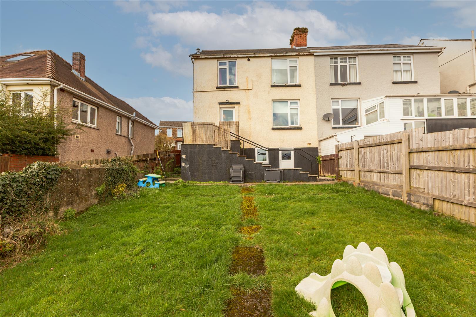 Vicarage Road, Morriston, Swansea, SA6 6DJ